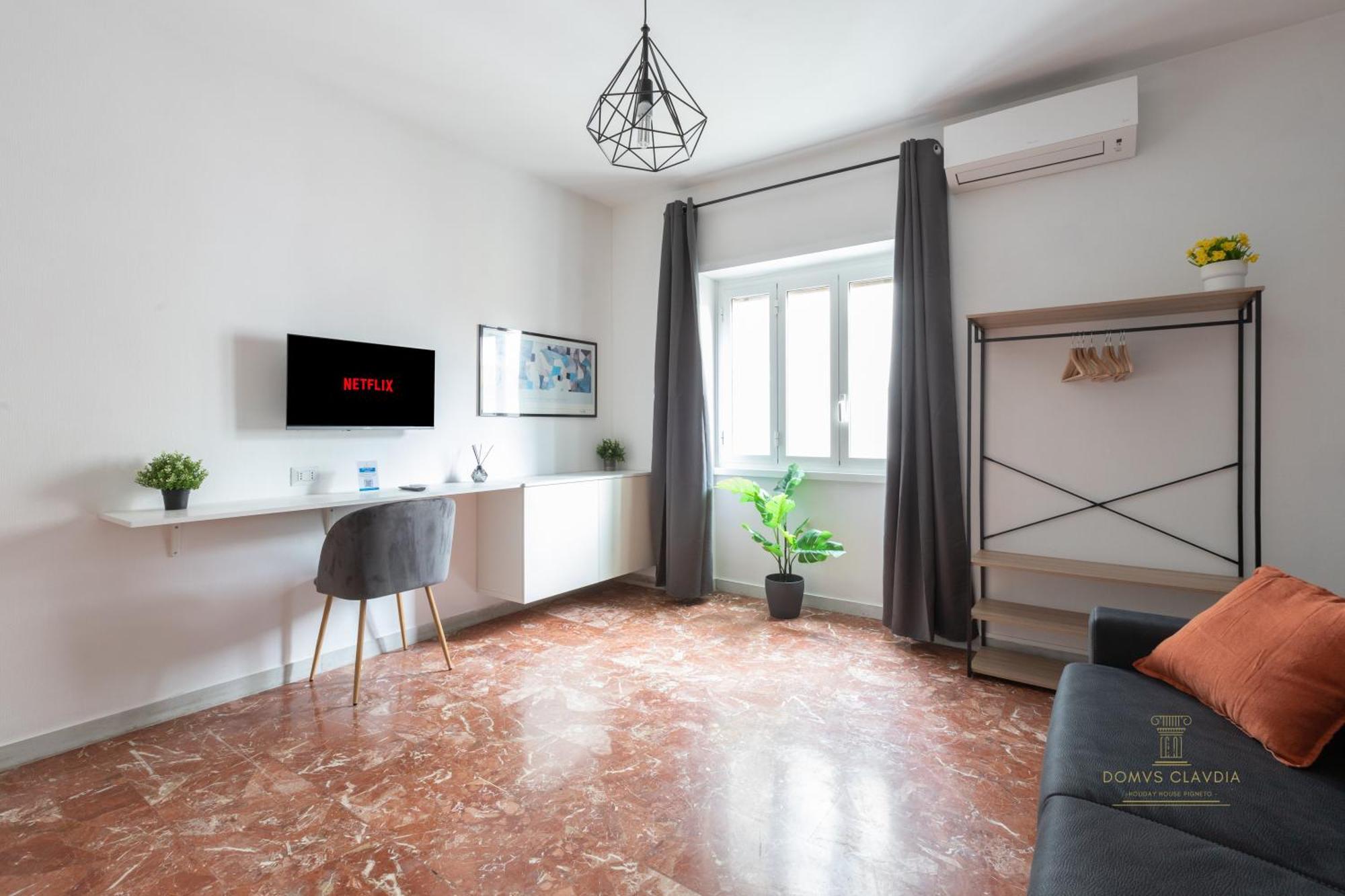 Apartment Domvs Clavdia - Metro Station, 8 Min To Center, Roma, 6pax, A-c